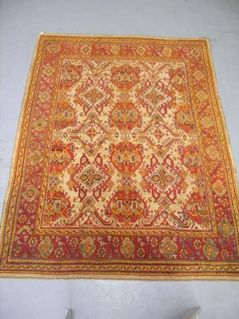 Ushak carpet