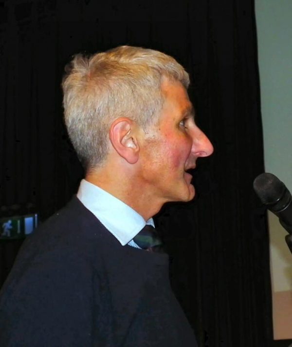 Michael Franses commenting Jessica Halletts lecture.