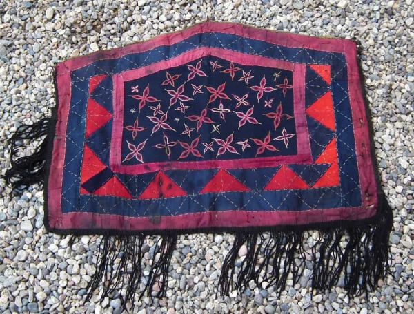 Asmalyk (applique with silk embroidery) dated 1846. Exhibitor David Sorgato.