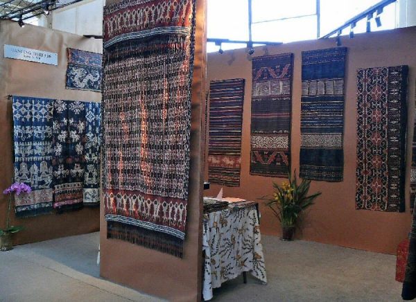 Exhibitor Dancing Threads, NM