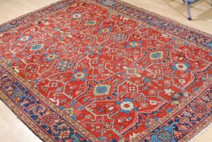 25. HERIZ, NW-Iran, circa 1920. Size 220x292 cm. Estimate EUR 1.220 - 1.570