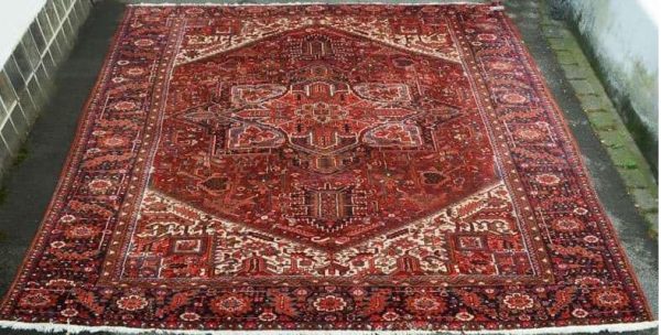 794 Lot 794, a Heriz 405 x 308 cm