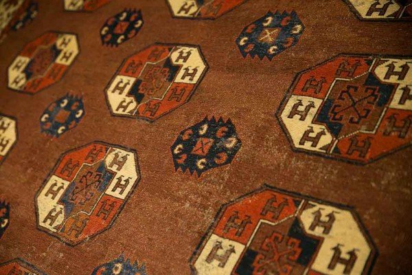 The Turkmen rugs exhibition at Sartirana Textile Show