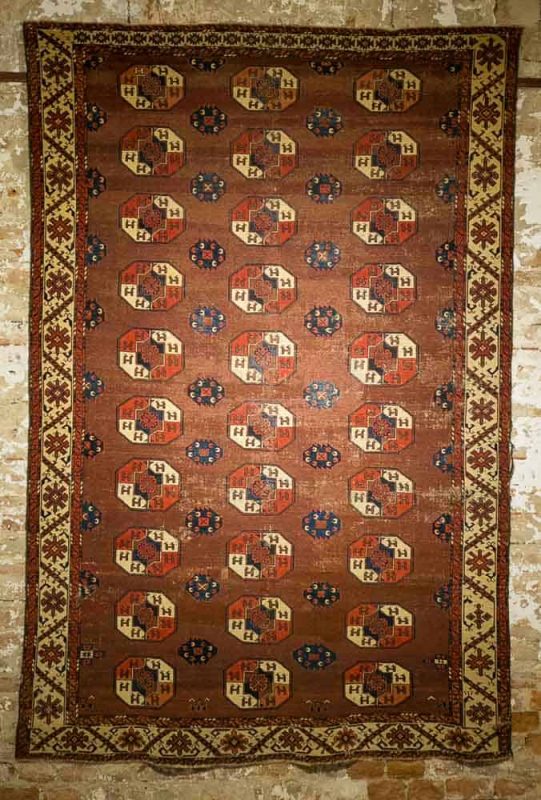 The Turkmen rugs exhibition at Sartirana Textile Show