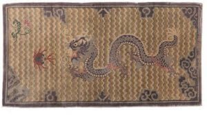 Lot 332 - Chinese Imperial metal thread Dragon Carpet. Size 92 X 176 cm. Estimate € 6,000 - 9,000