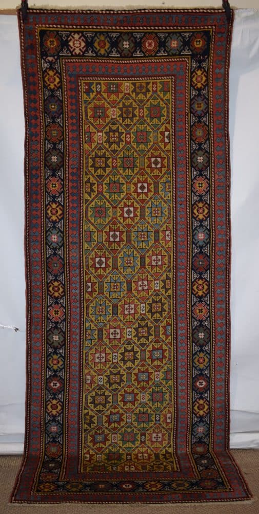 Gendje yellow ground lattice long rug