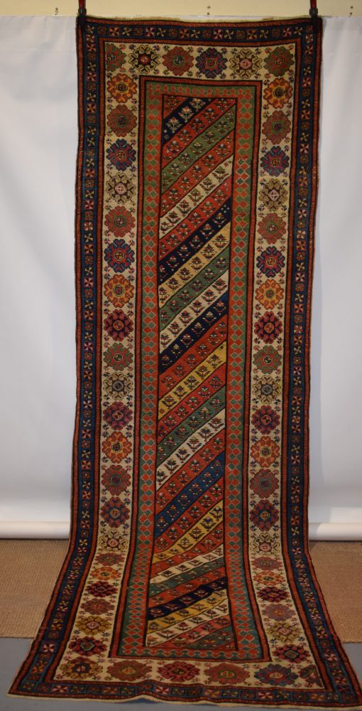 Talish runner