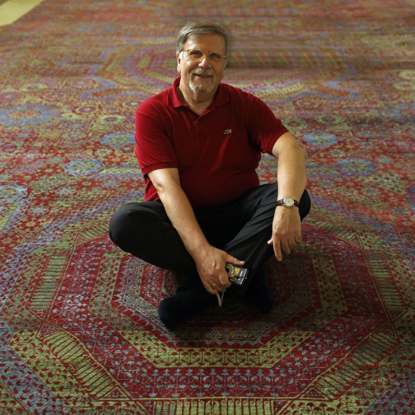 Alberto-Boralevi-sitting-on-the-Medici-mamluk-300