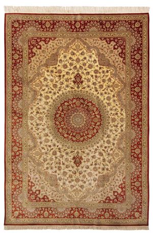 Qum silk