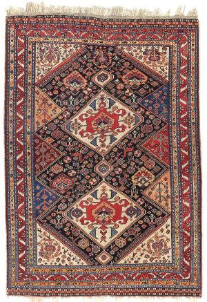 Lot 84. Gaschgai, Iran, ca. 192 x 137 cm, 19th Century. Starting bid EUR 3,500