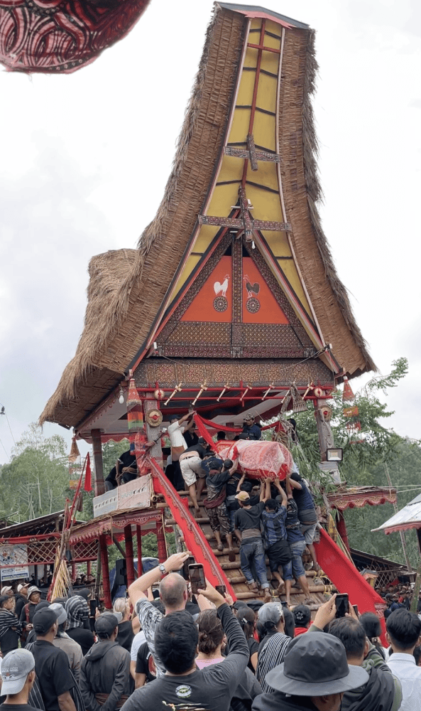 Image 10 Ceremonial Use of Textiles in Toraja