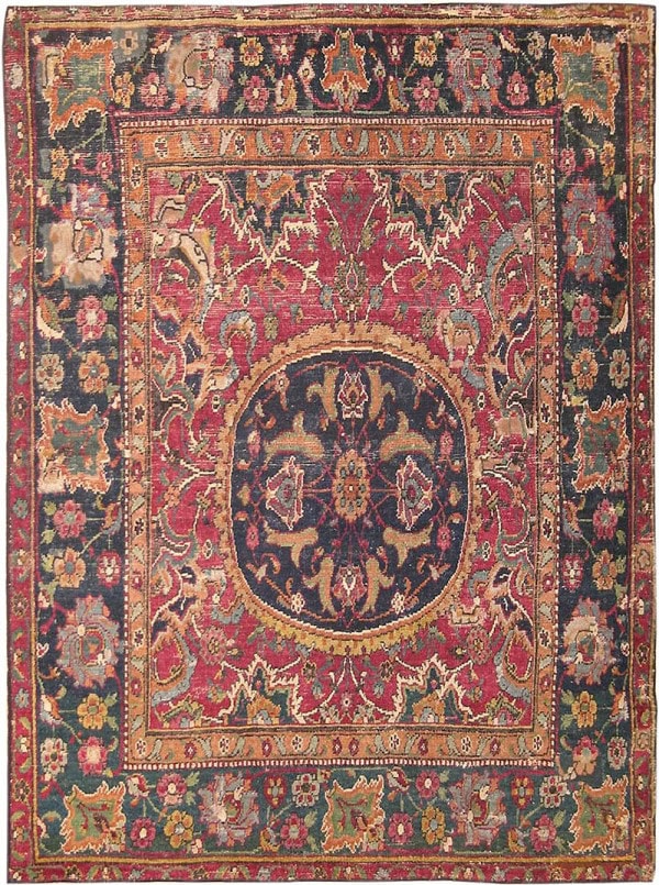 17th Century Persian Isfahan Rug 3 ft 6 in x 2 ft 10 in (1.07 m x 0.86 m)