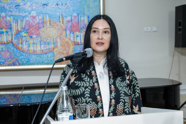 The exhibitions curator Binafsha Nodir